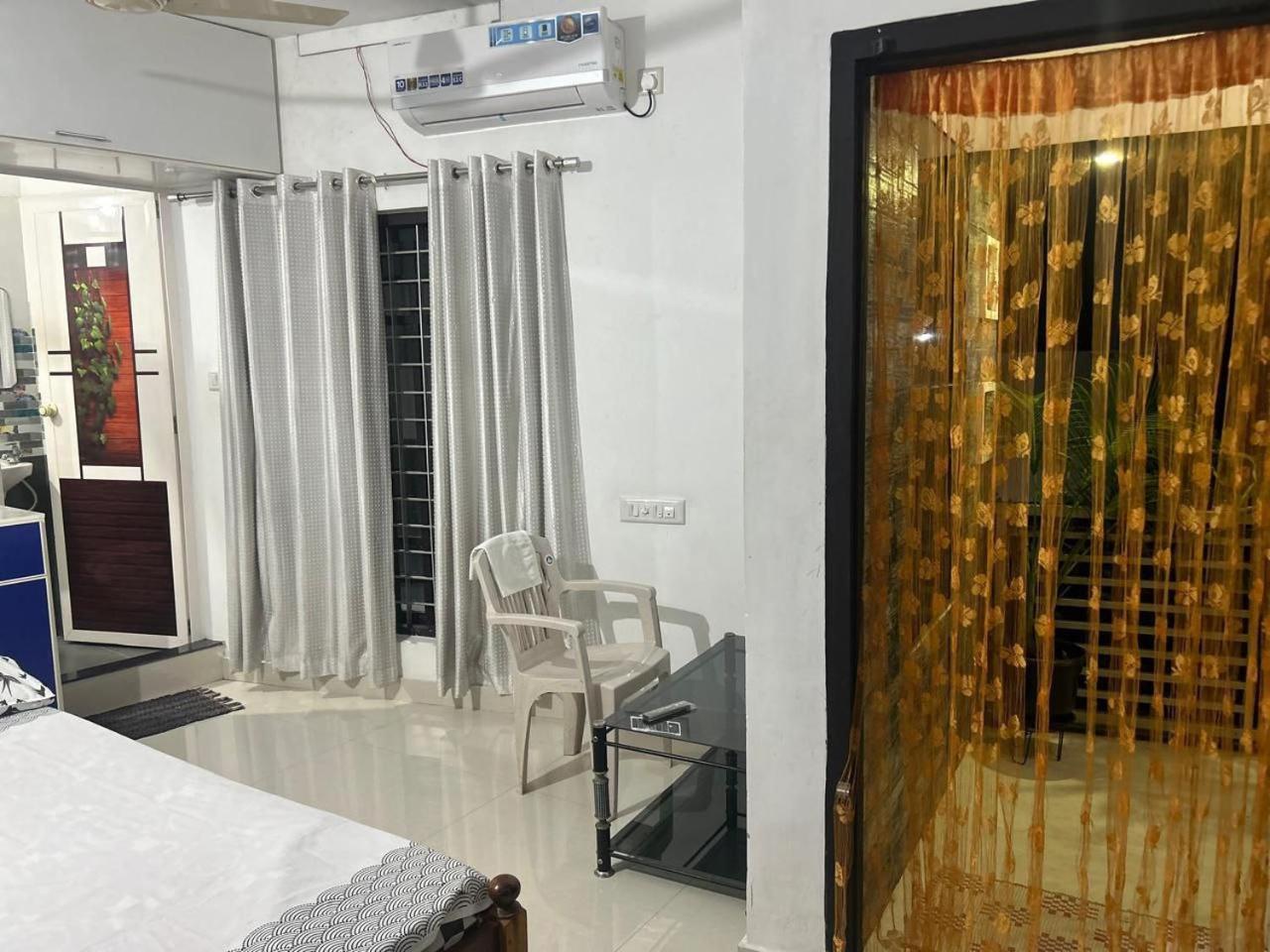 Chaithritha Ladies Homestay Thiruvananthapuram Dış mekan fotoğraf